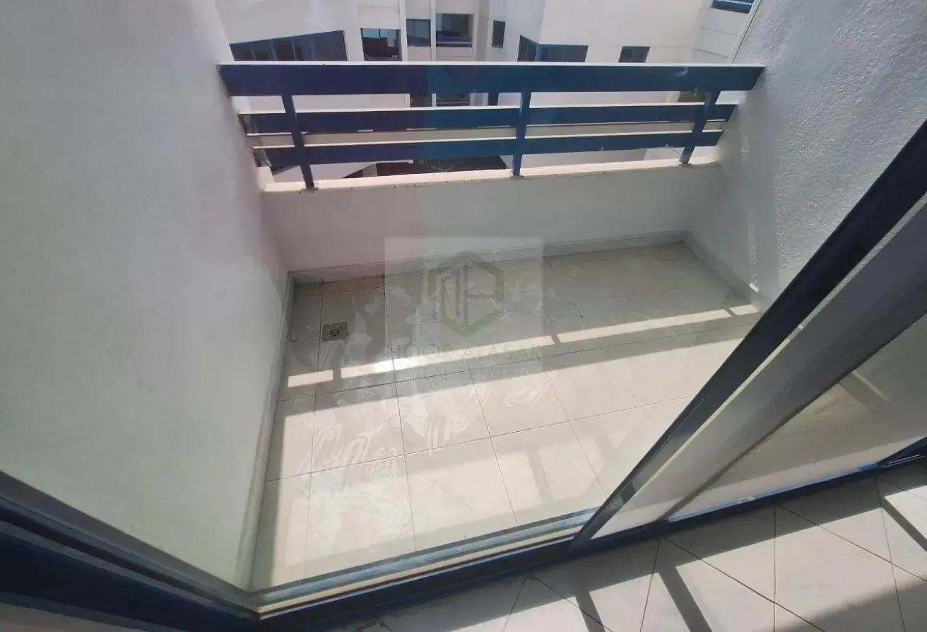 SPACIOUS 2BHK APARTMENT NEAR TO METRO JUST 75K