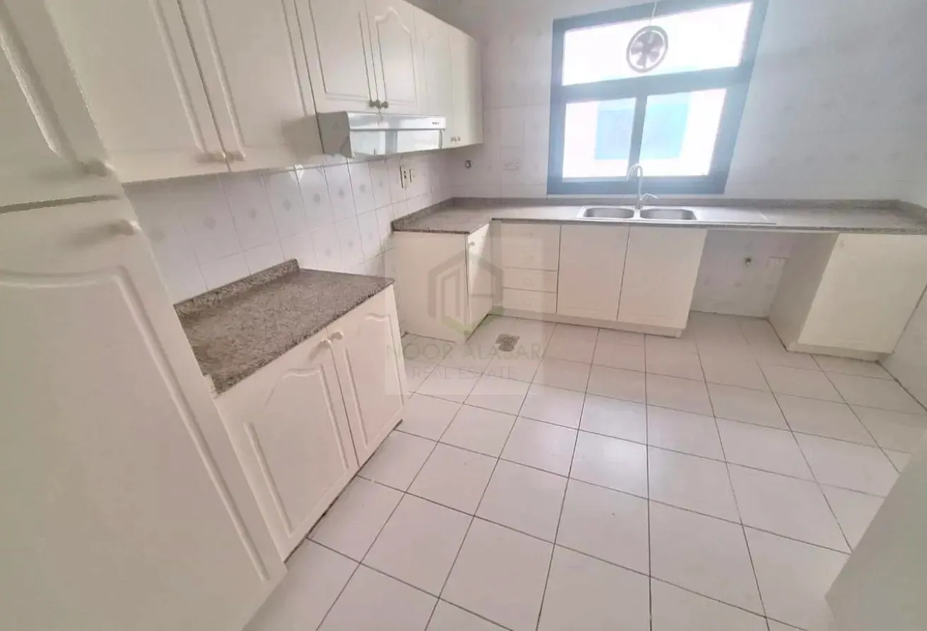SPACIOUS 2BHK APARTMENT NEAR TO METRO JUST 75K