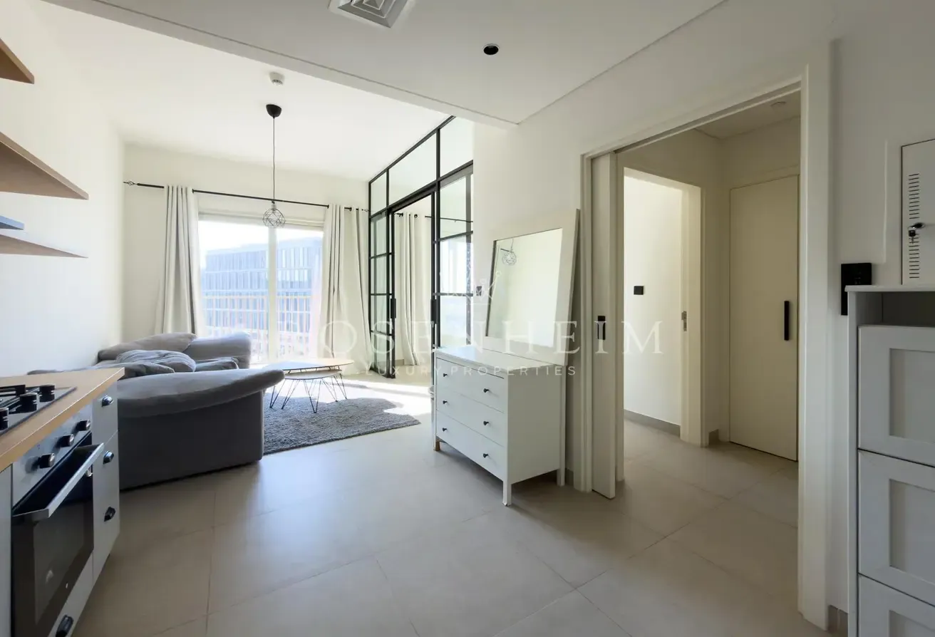 Fully Furnished Unit | Vacant  Now | Middle  Floor