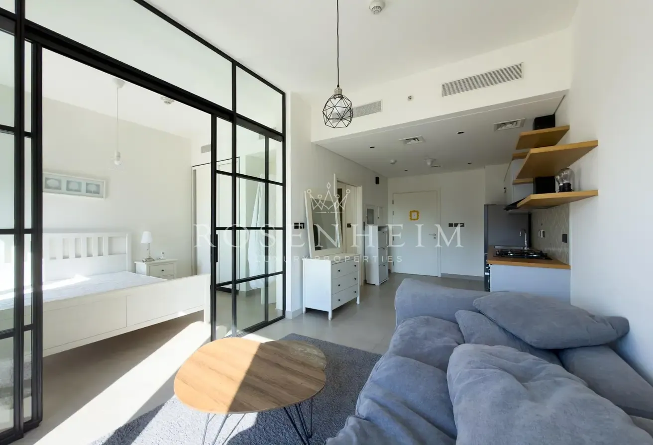 Fully Furnished Unit | Vacant  Now | Middle  Floor
