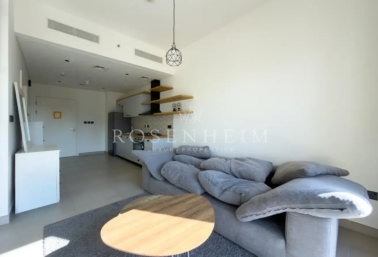 Fully Furnished Unit | Vacant  Now | Middle  Floor