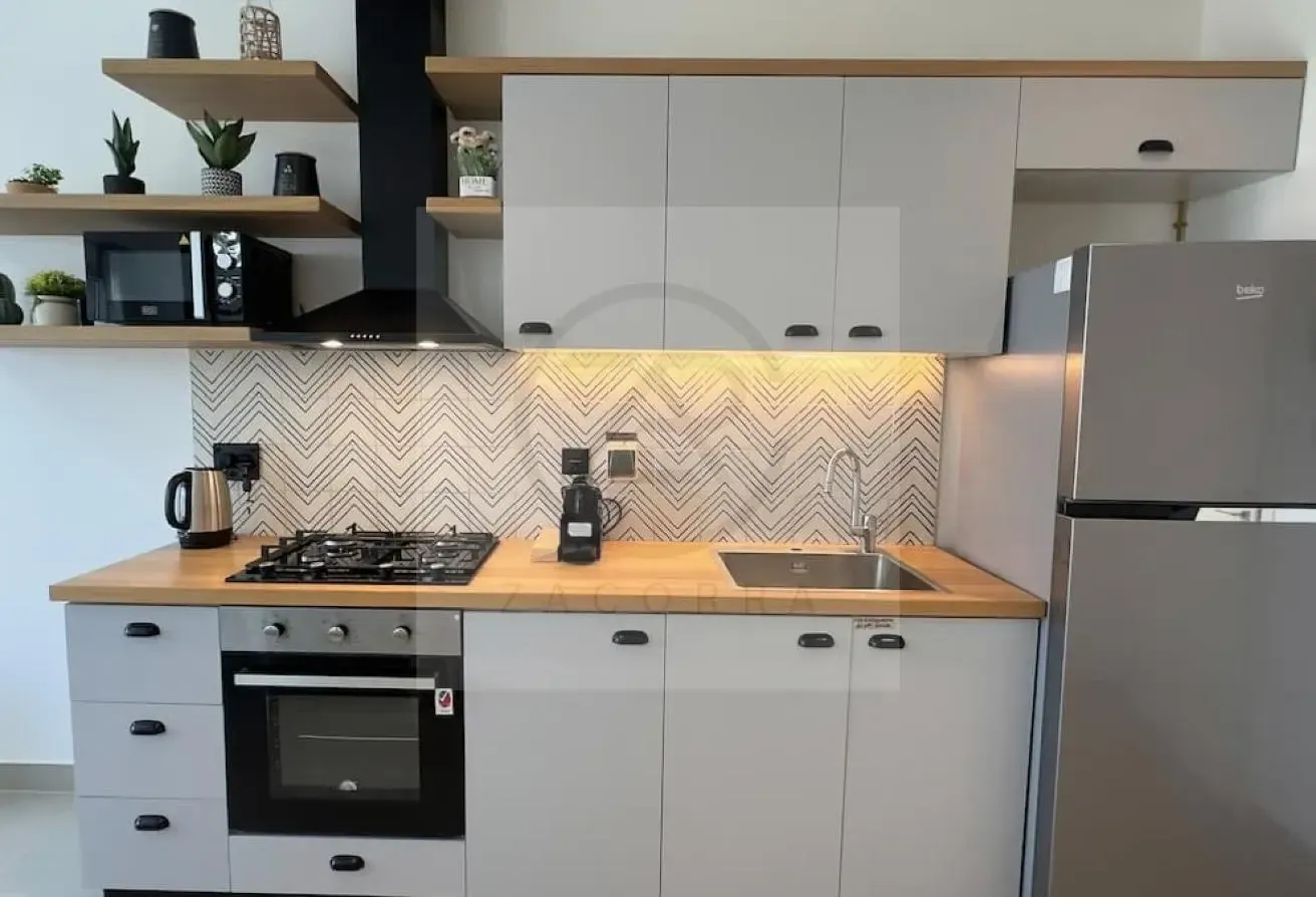 Fully Furnished | Mid Floor | Available Now