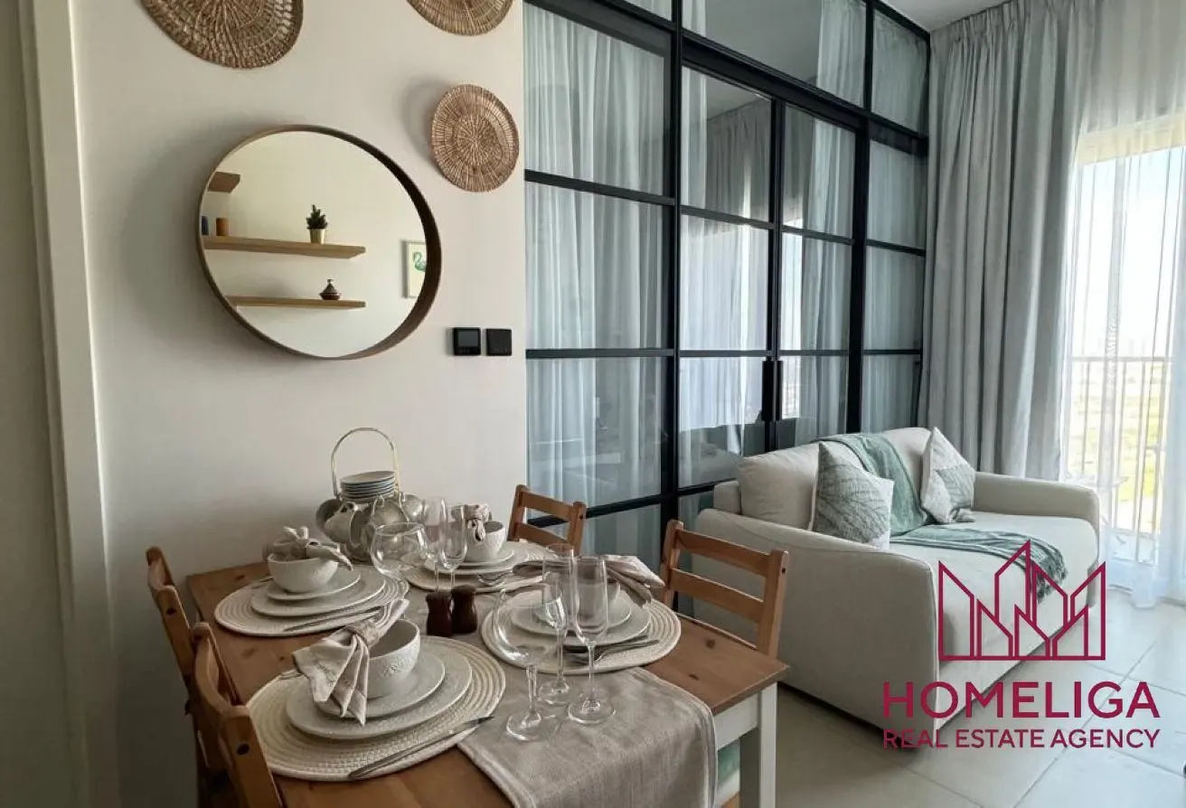 FULLY FURNISHED | MID FLOOR | READY 20 MARCH