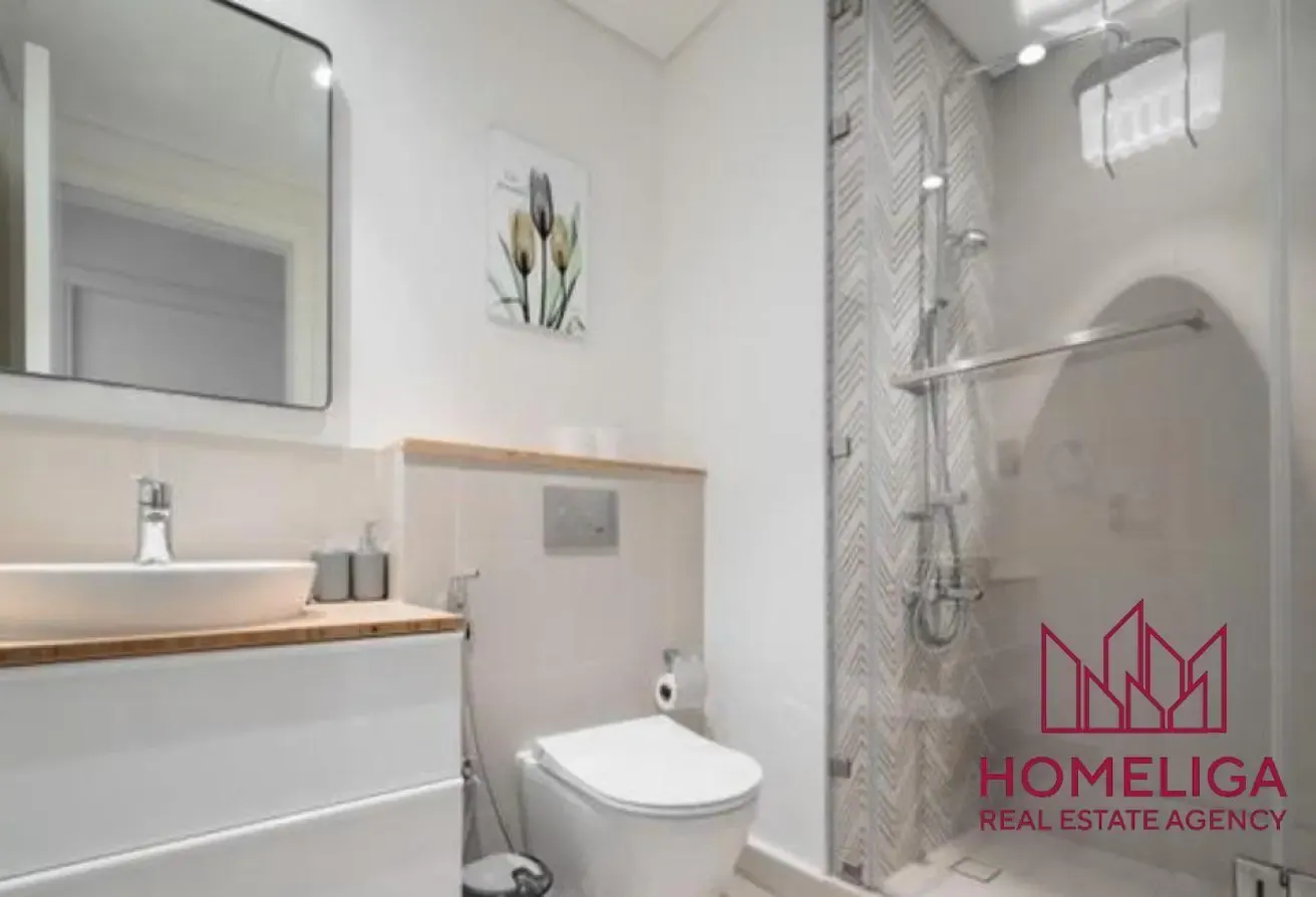 FULLY FURNISHED | MID FLOOR | READY 20 MARCH