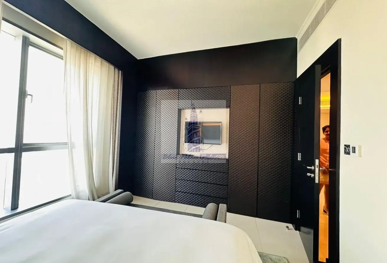 High floor OneBedroom Boulevard/B.Bay view forRent