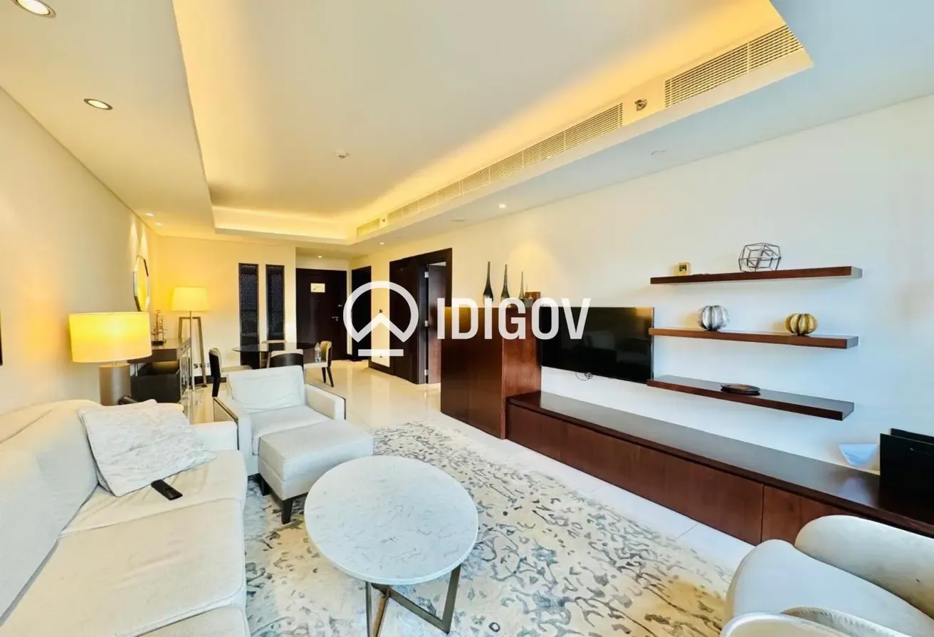 BURJ KHALIFA VIEW / HIGH FLOOR /HOTEL SERVICE