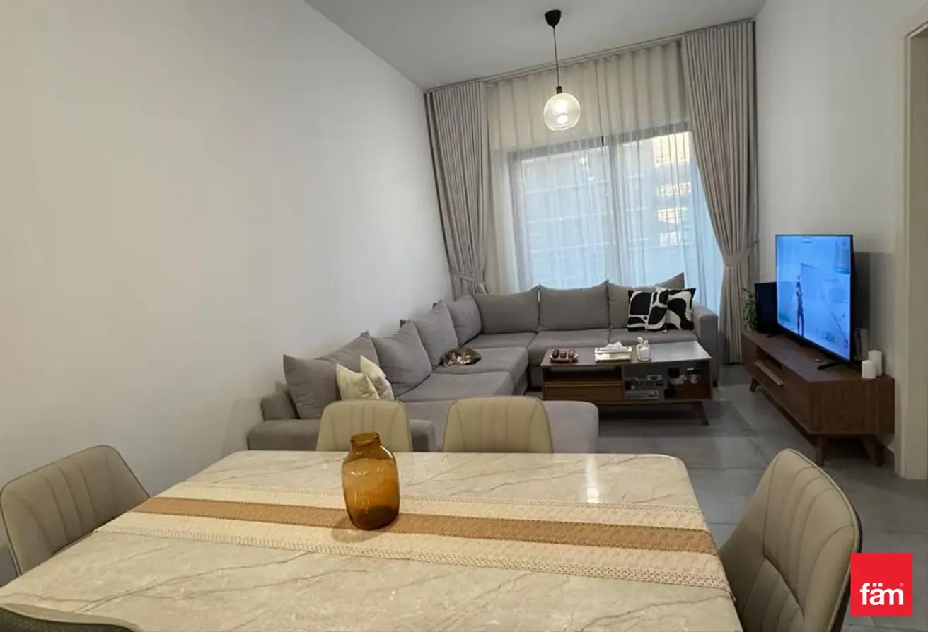 Fully Furnished 1br + Study | Jvc