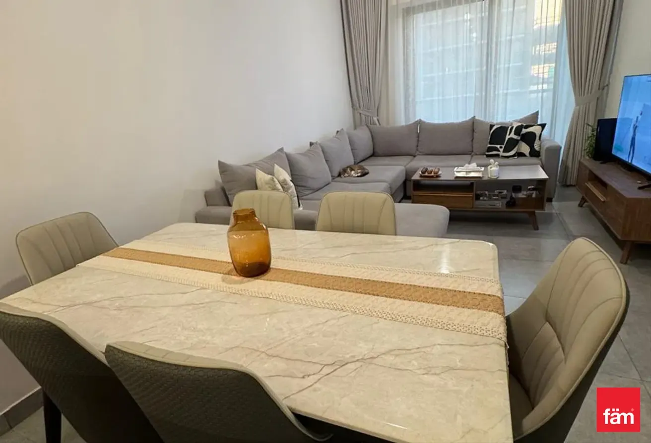 Fully Furnished 1br + Study | Jvc