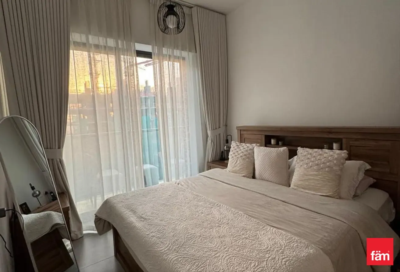 Fully Furnished 1br + Study | Jvc