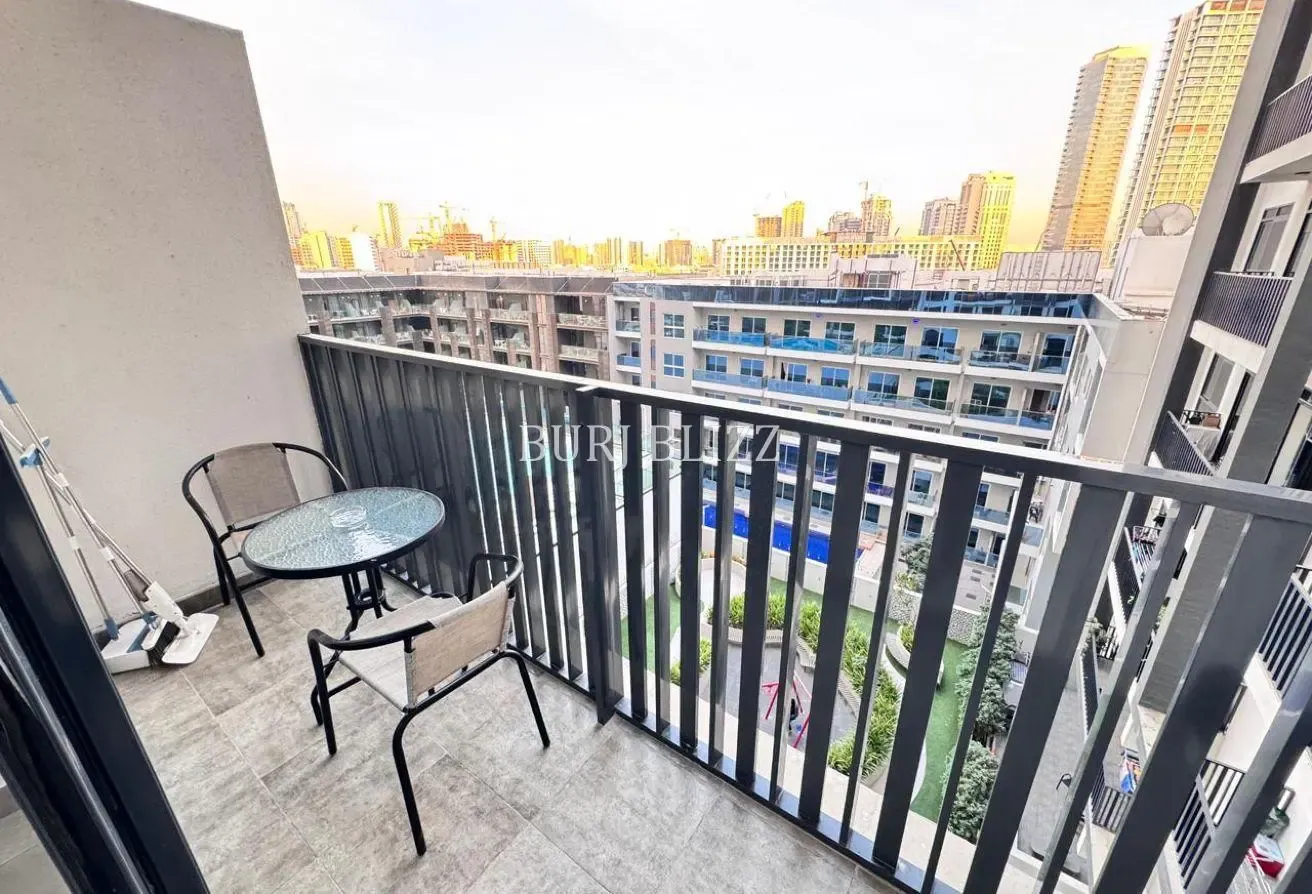 Modern Elegance | 1BR+Study | Pool View