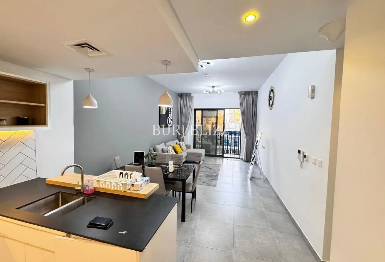 Modern Elegance | 1BR+Study | Pool View