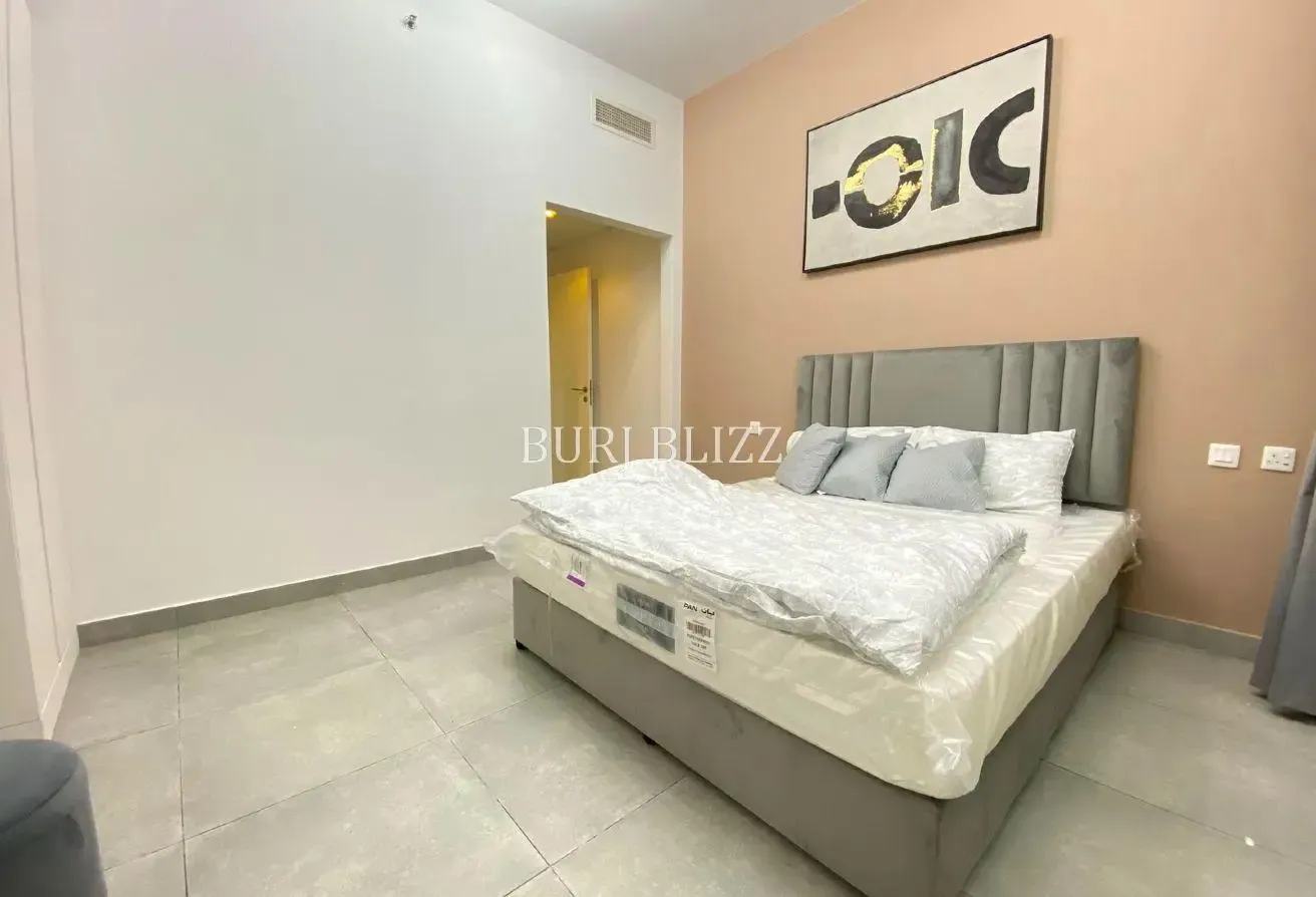 Modern Elegance | 1BR+Study | Pool View