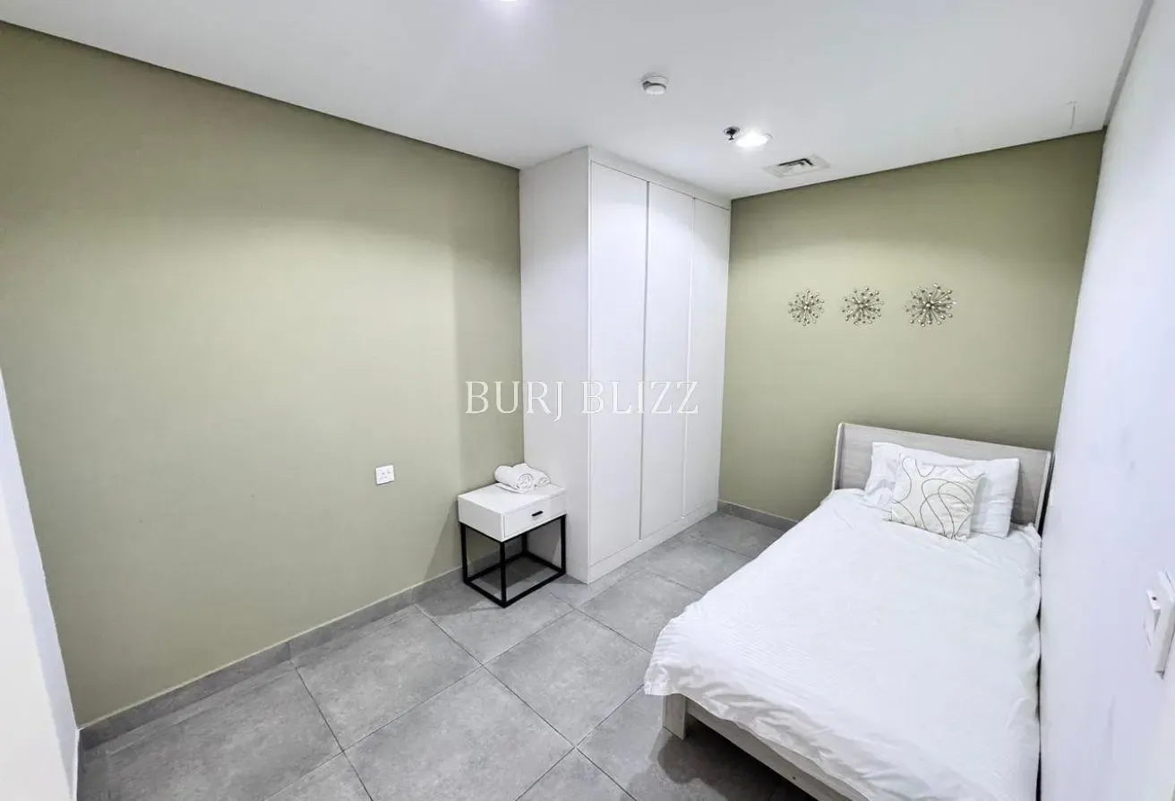 Modern Elegance | 1BR+Study | Pool View