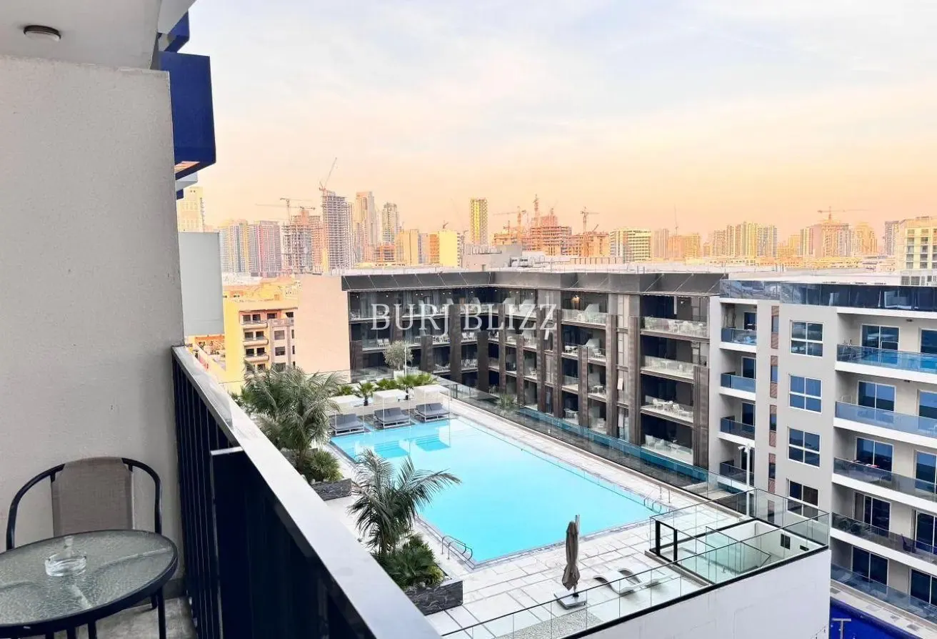 Modern Elegance | 1BR+Study | Pool View