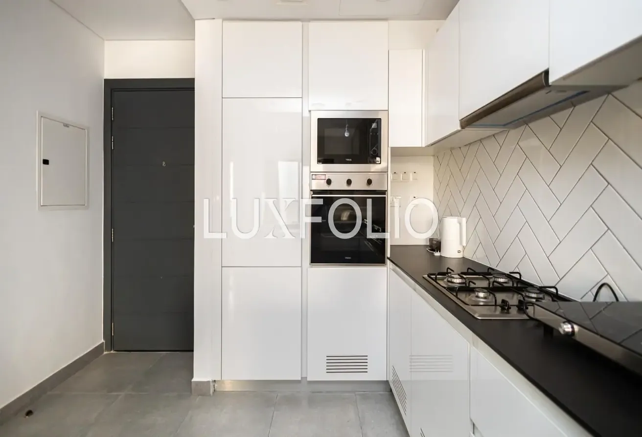 Modern Living | Fully Furnished | Vacant