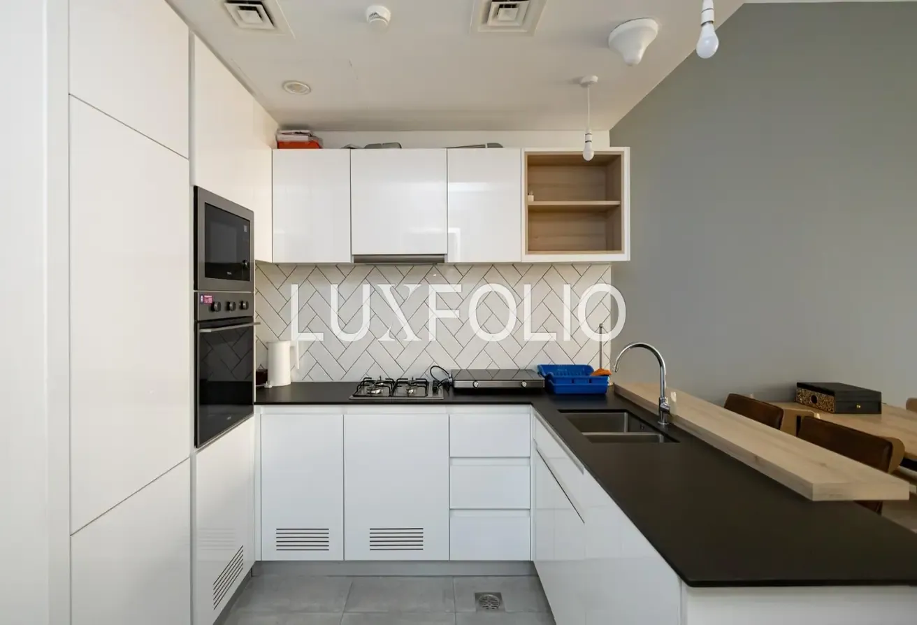 Modern Living | Fully Furnished | Vacant