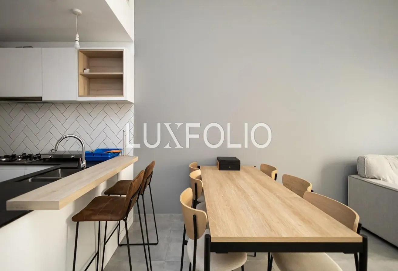 Modern Living | Fully Furnished | Vacant