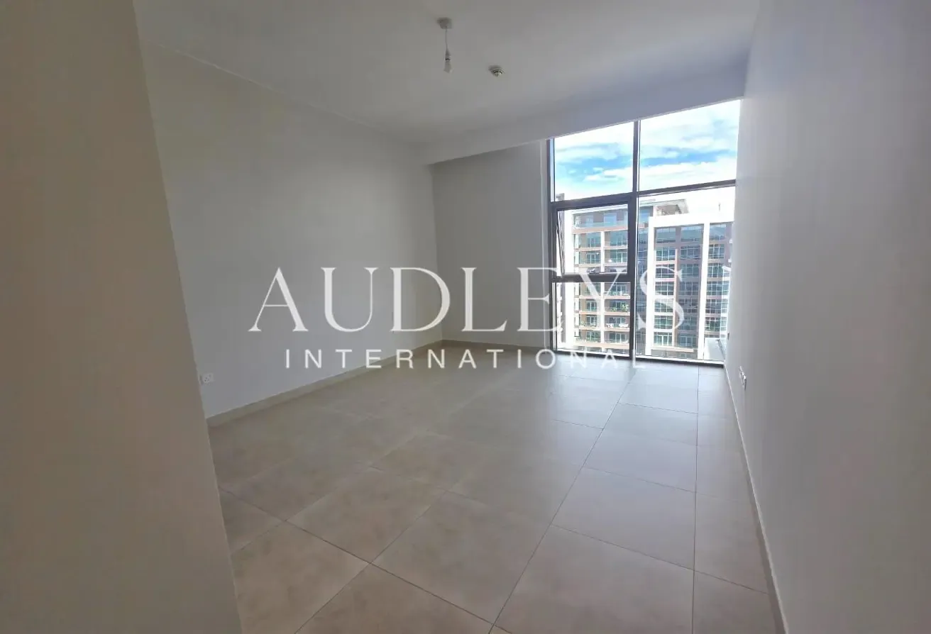Largest 1 Bedroom Layout | Landscaped View