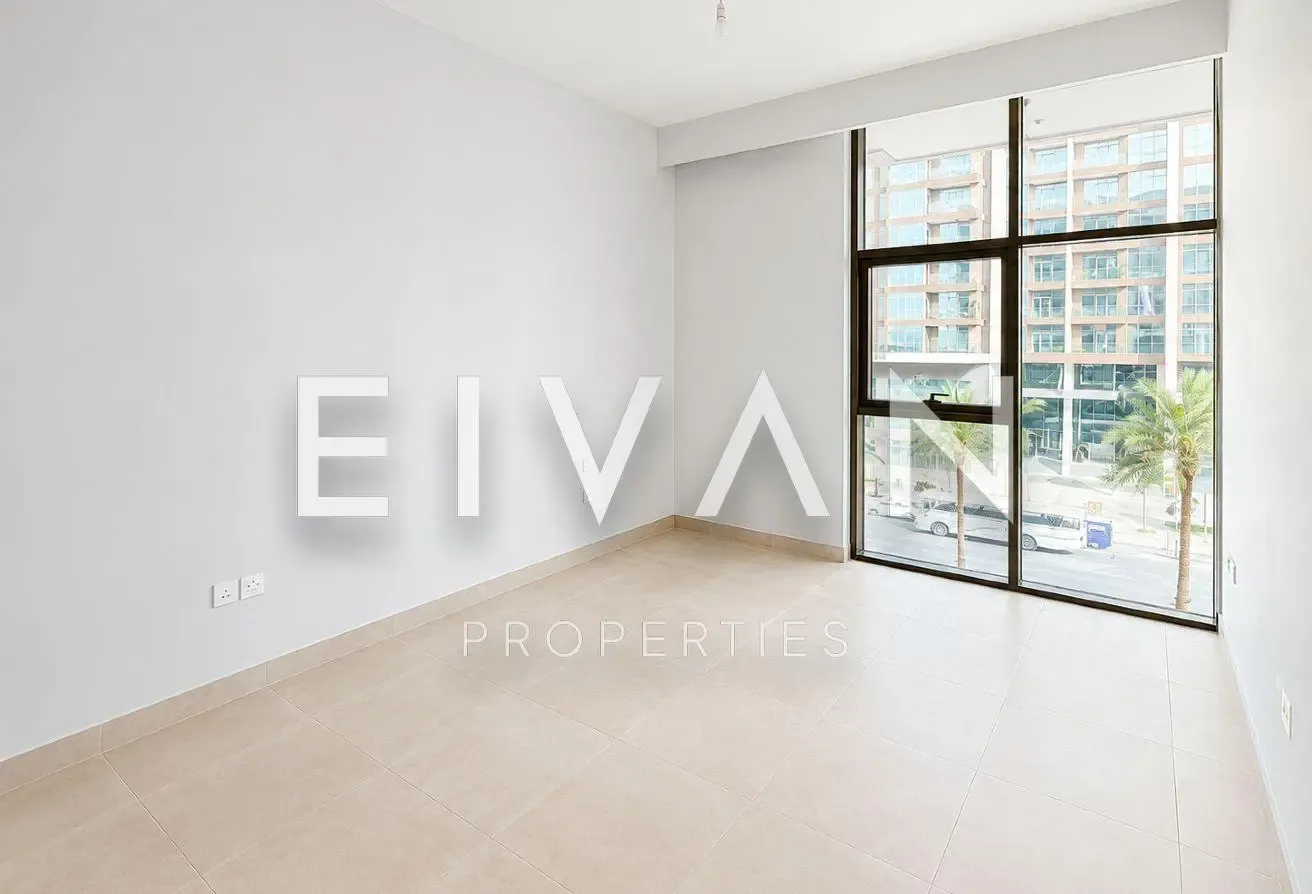 Modern 1BR | Balcony & Pool Access | Family Friend