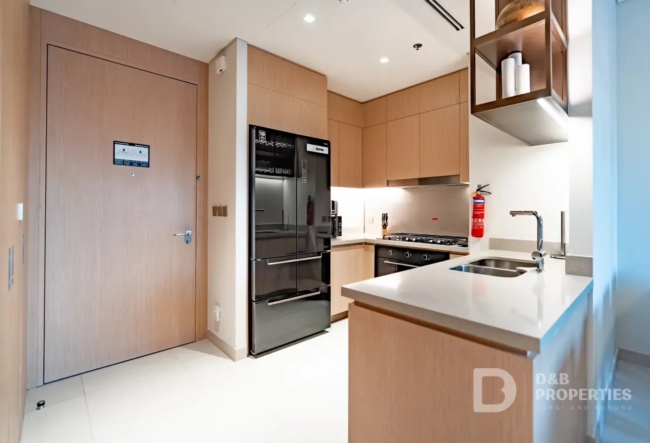Luxury Apartment | High Floor | Vacant