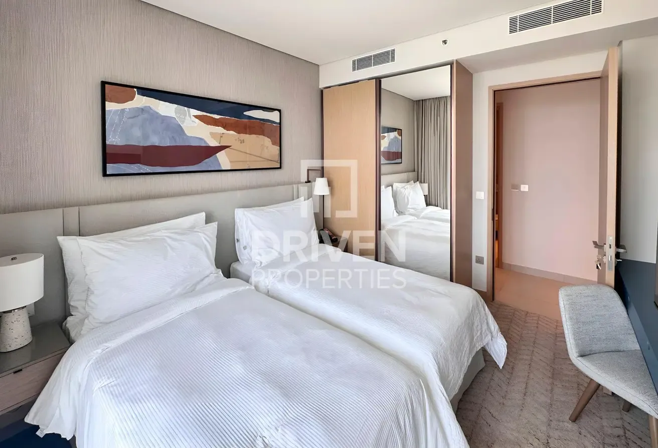 Luxury Living | Vacant | Stunning Burj View