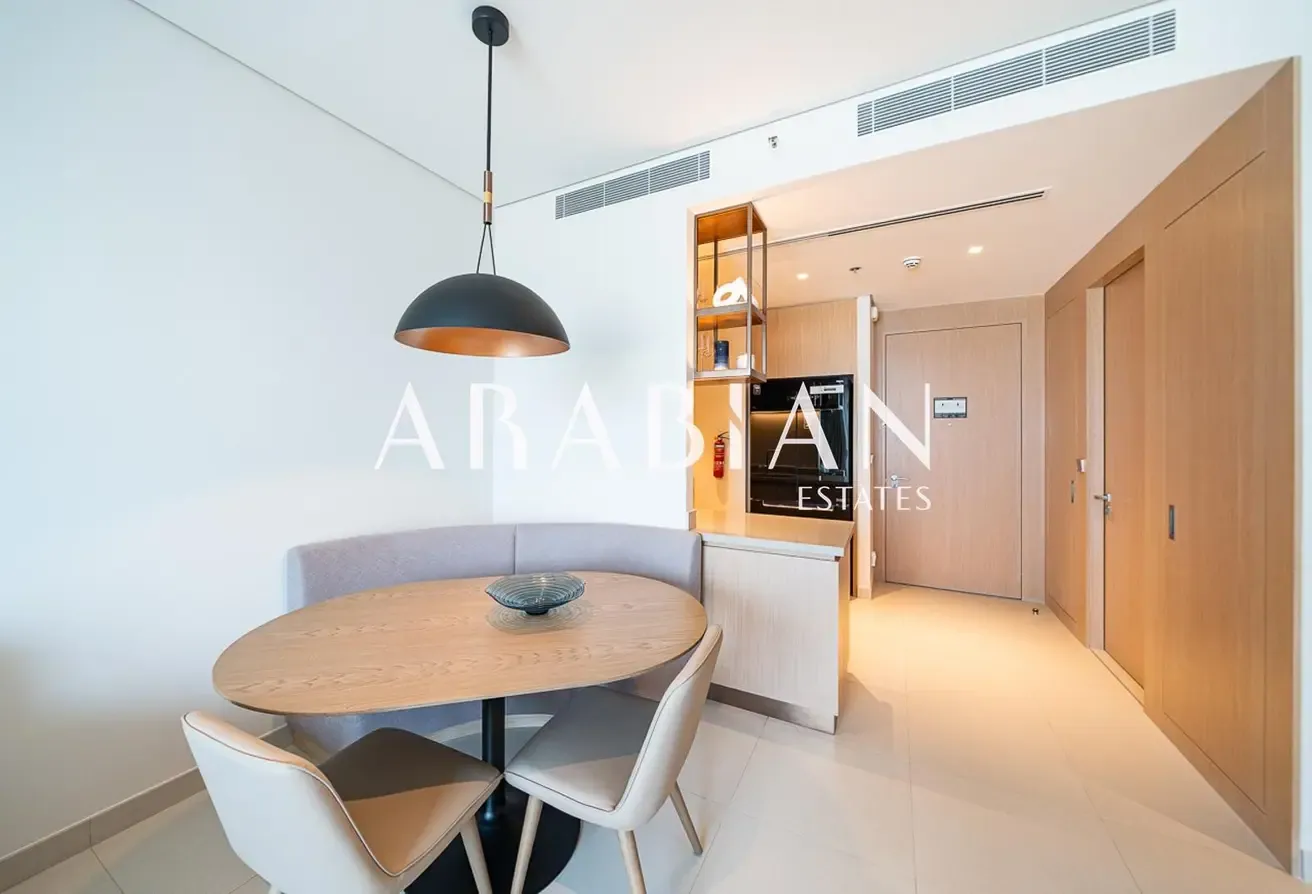 Burj Khalifa View | Maidsroom | Direct Mall Access