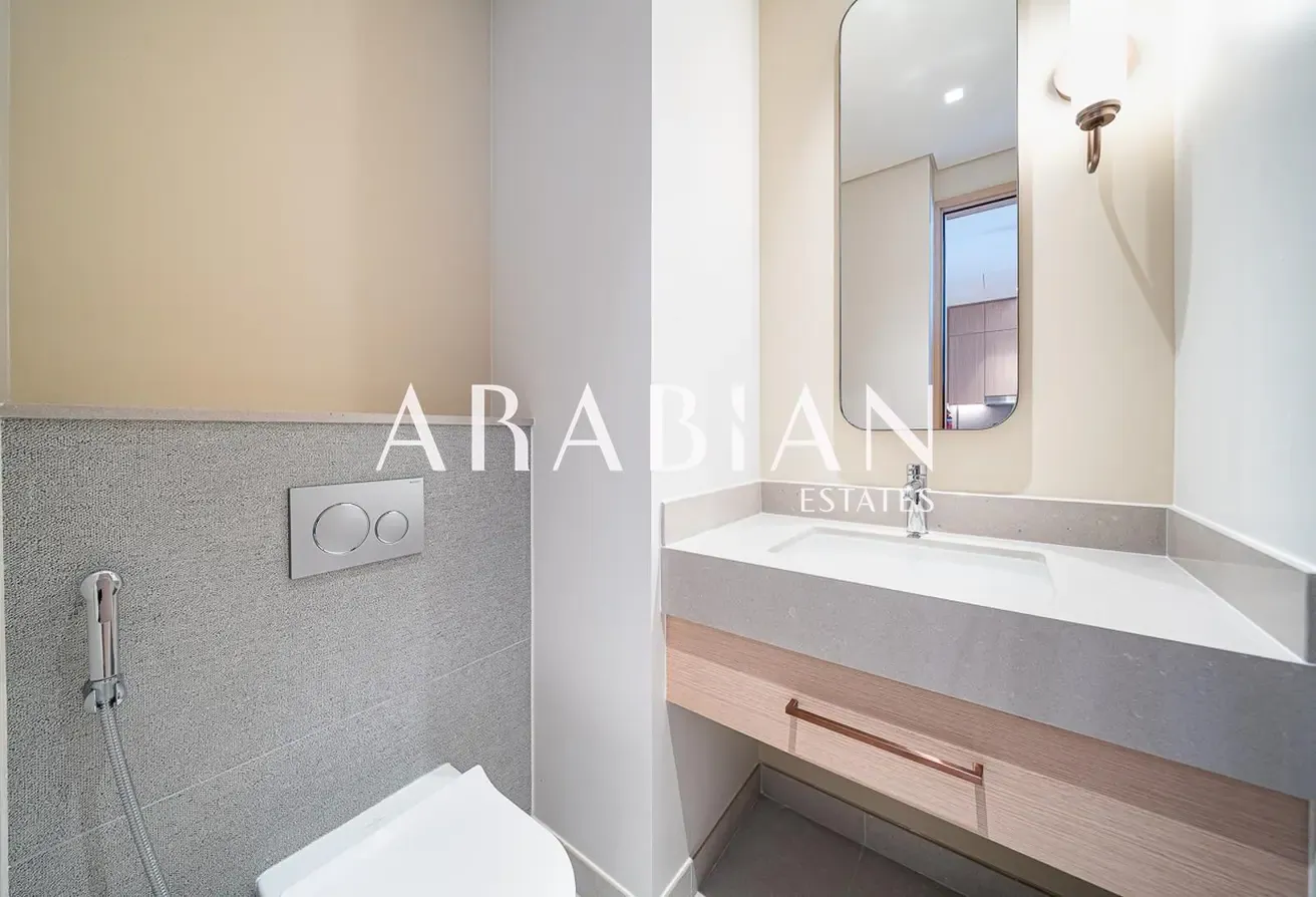 Burj Khalifa View | Maidsroom | Direct Mall Access