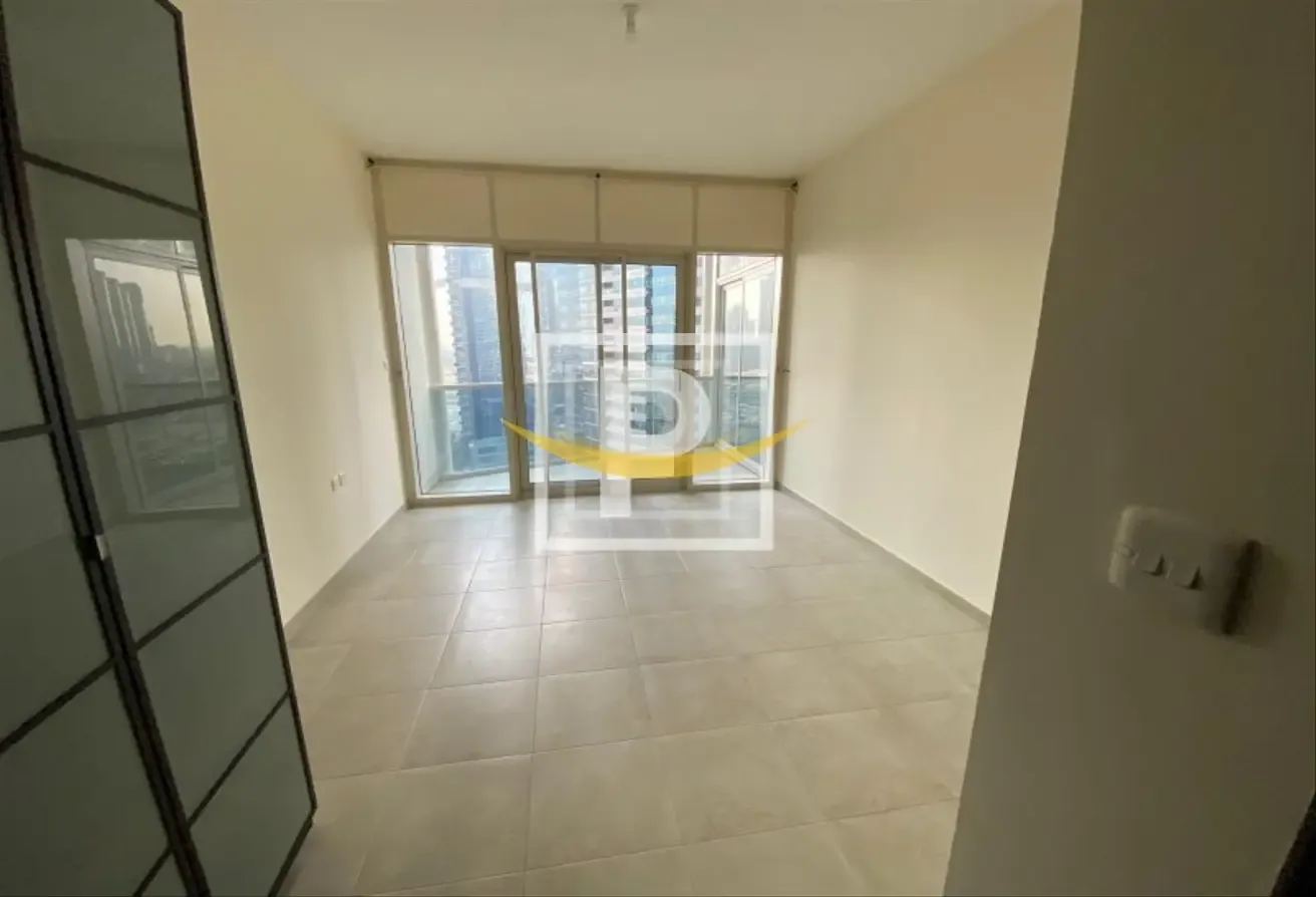 Lake Shore Tower|1BR Lake Facing Apt with Balcony