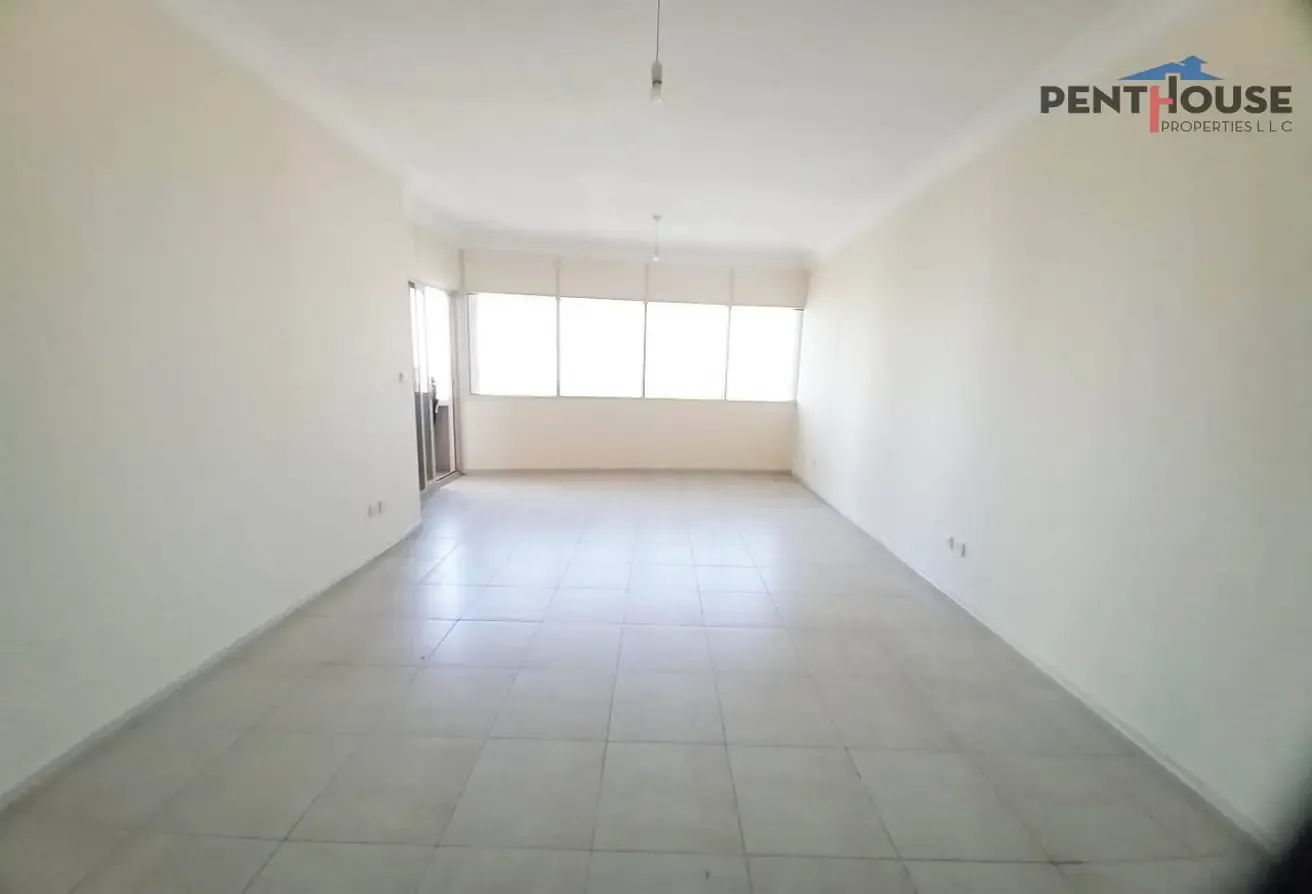 Scenic Lake view | Close to metro I Mid  Floor