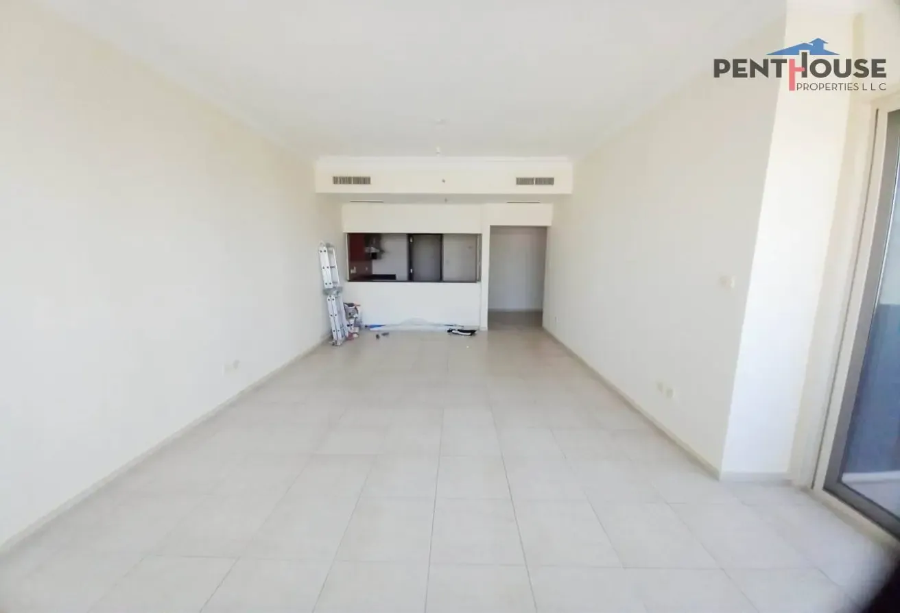 Scenic Lake view | Close to metro I Mid  Floor
