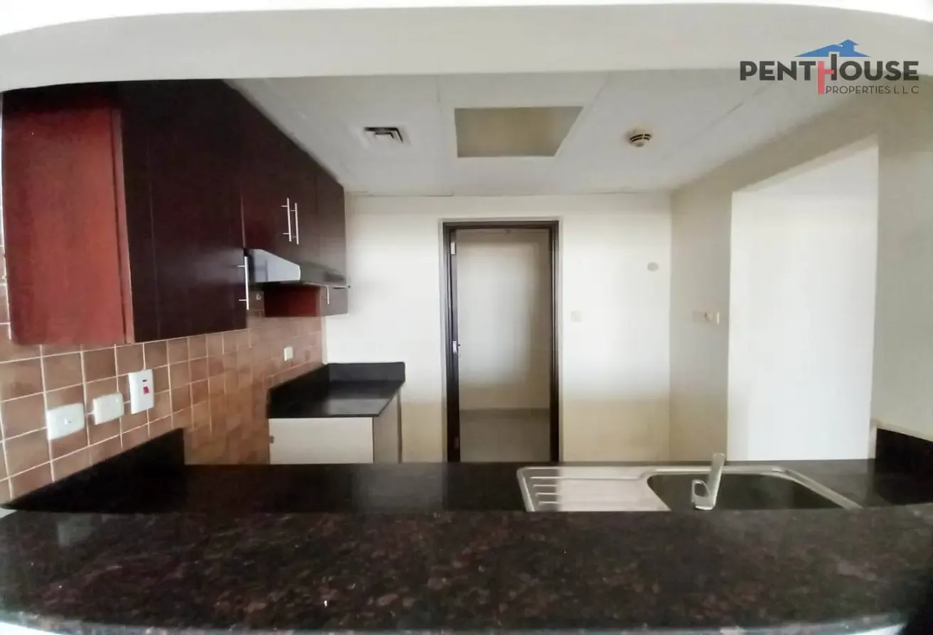 Scenic Lake view | Close to metro I Mid  Floor