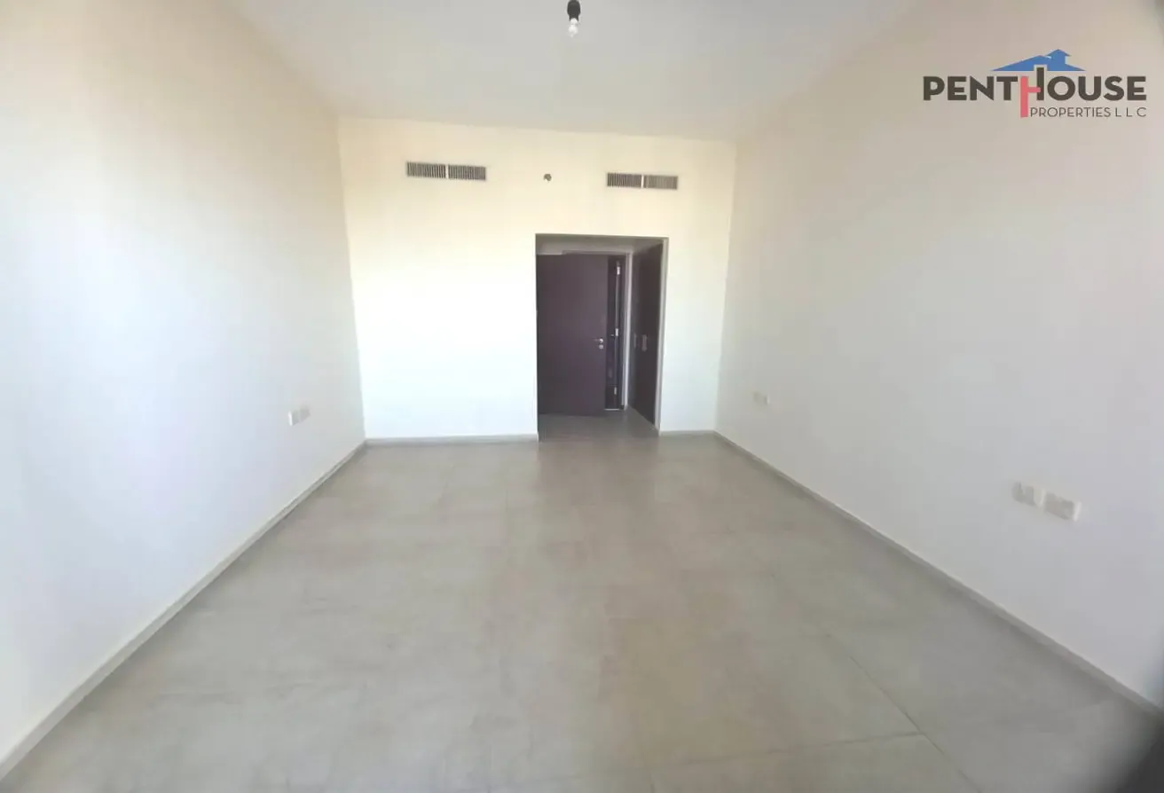 Scenic Lake view | Close to metro I Mid  Floor