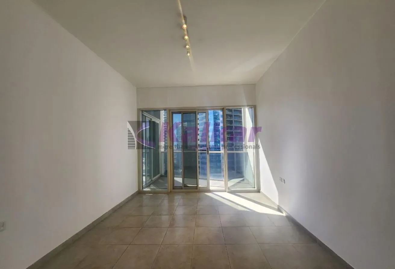 Lake view / Higher floor / With balcony