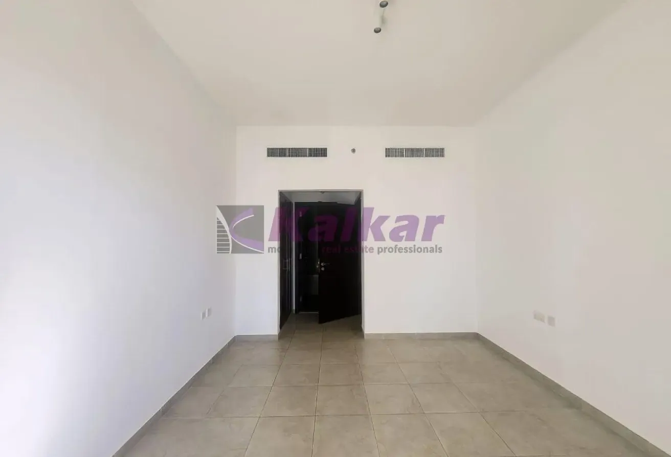 Lake view / Higher floor / With balcony