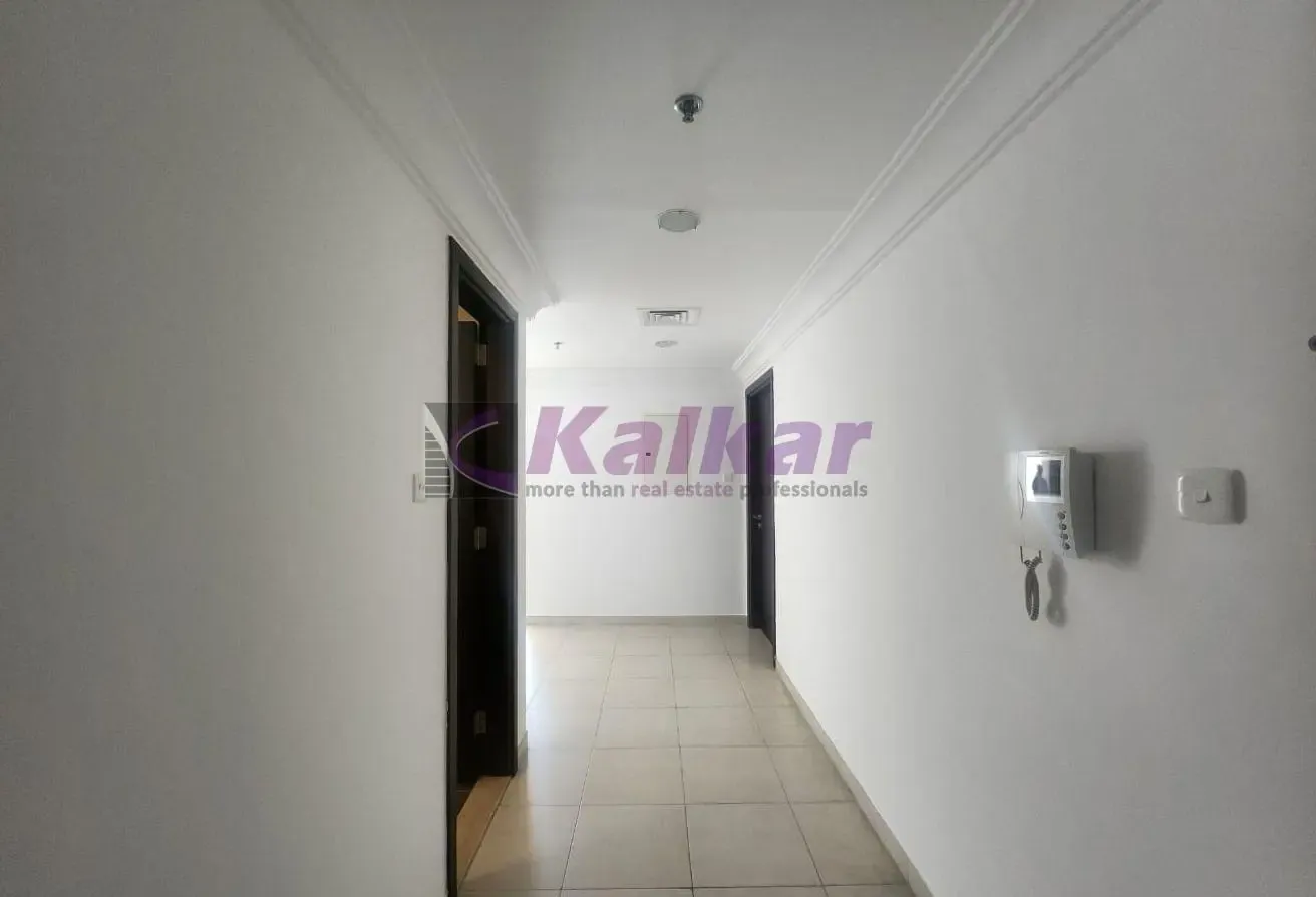 Lake view / Higher floor / With balcony