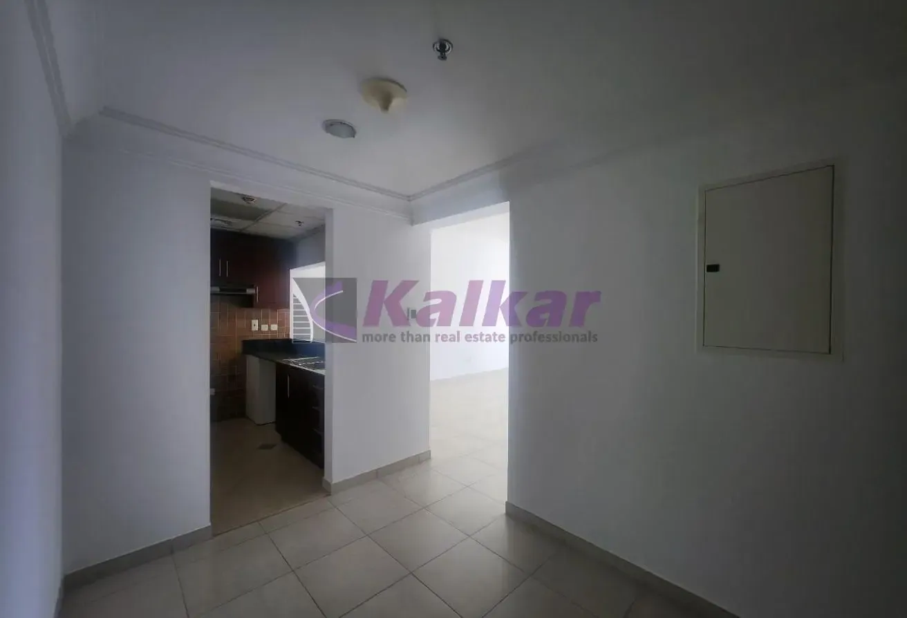Lake view / Higher floor / With balcony