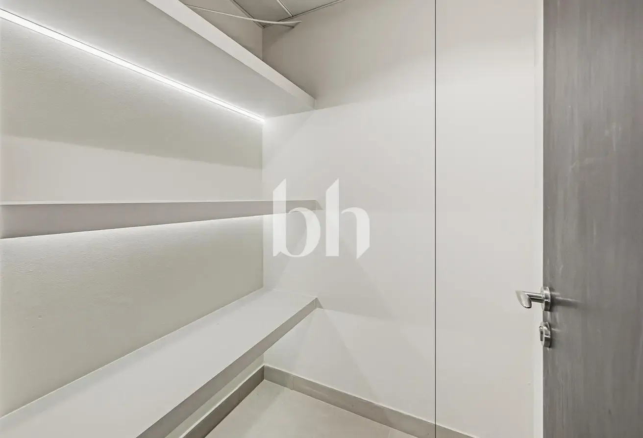 Premium 1BR Apartment | Community View | JLT