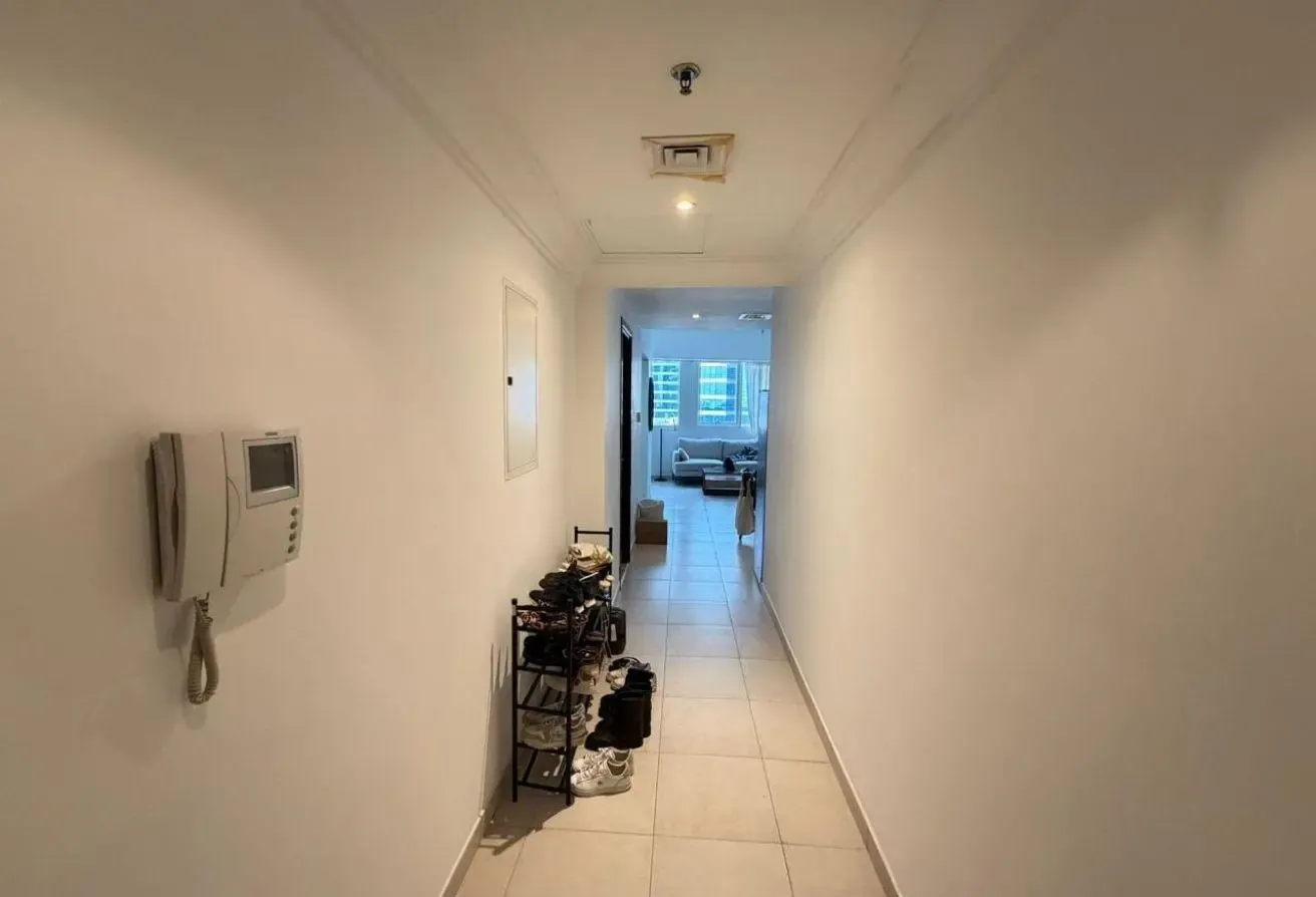 1BHK|SEMI FURNISHED| WITHOUT BALCONY|LAKE VIEW|