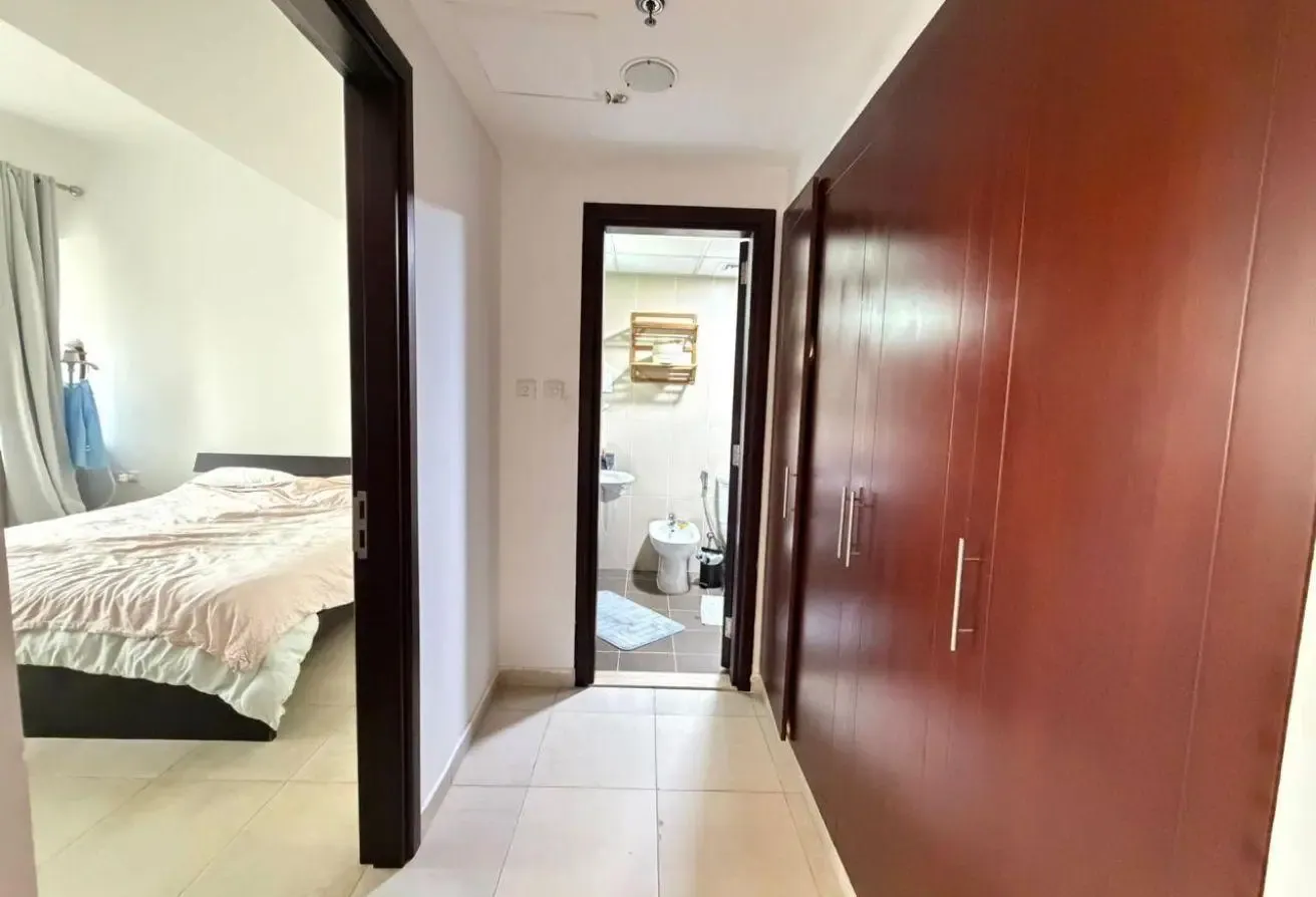 1BHK|SEMI FURNISHED| WITHOUT BALCONY|LAKE VIEW|