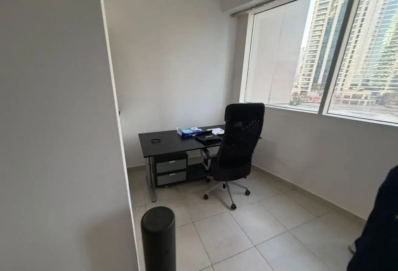 1BHK|SEMI FURNISHED| WITHOUT BALCONY|LAKE VIEW|