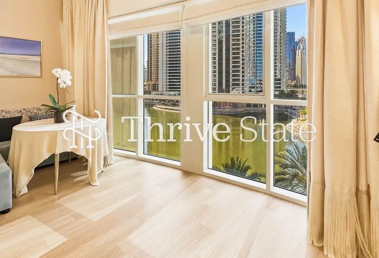 Lake View | Fully Upgraded | Prime Location