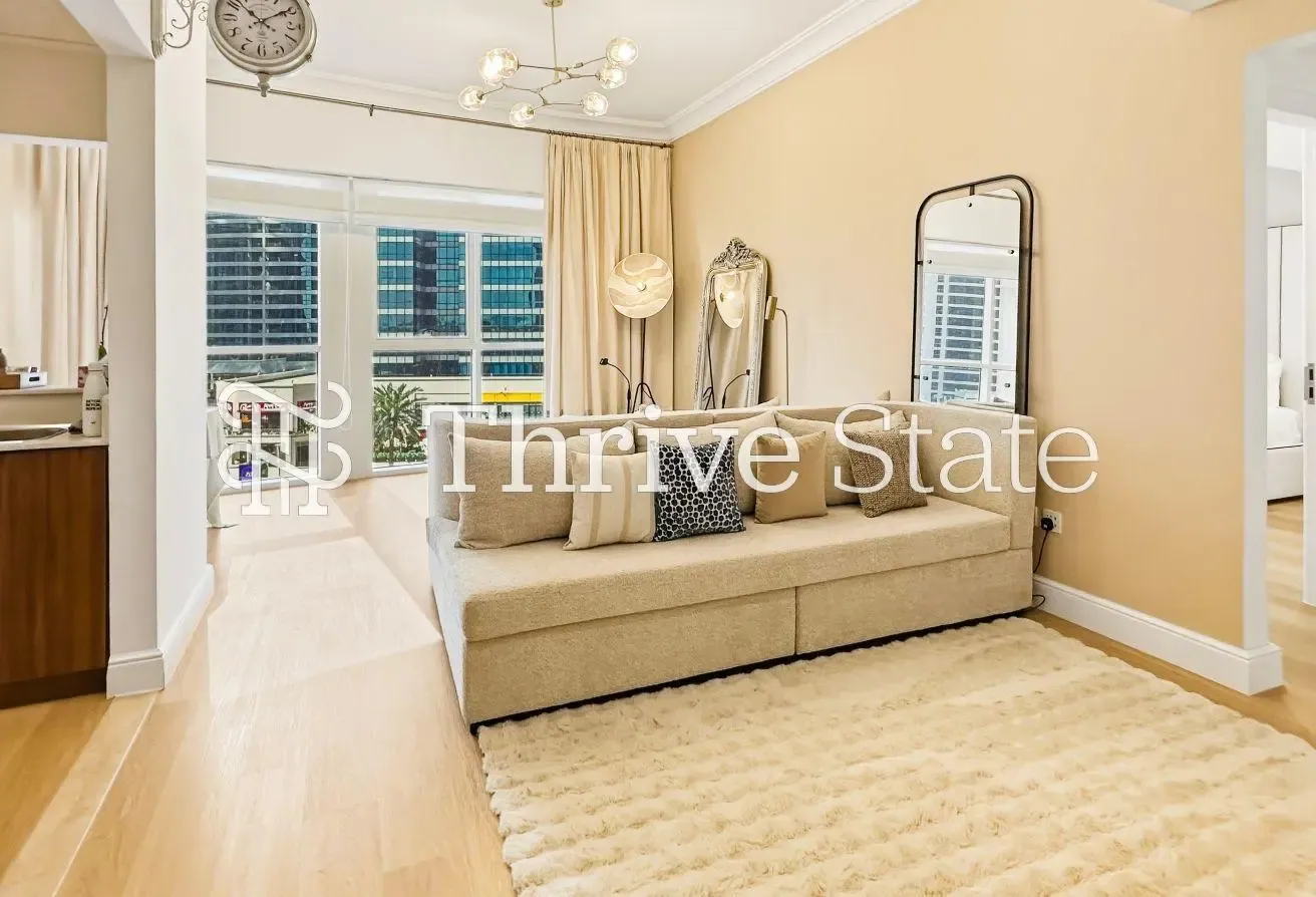 Lake View | Fully Upgraded | Prime Location