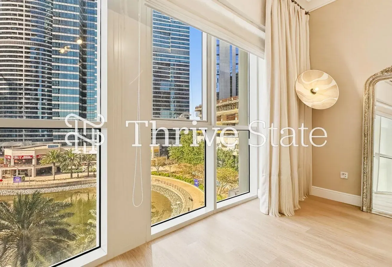 Lake View | Fully Upgraded | Prime Location