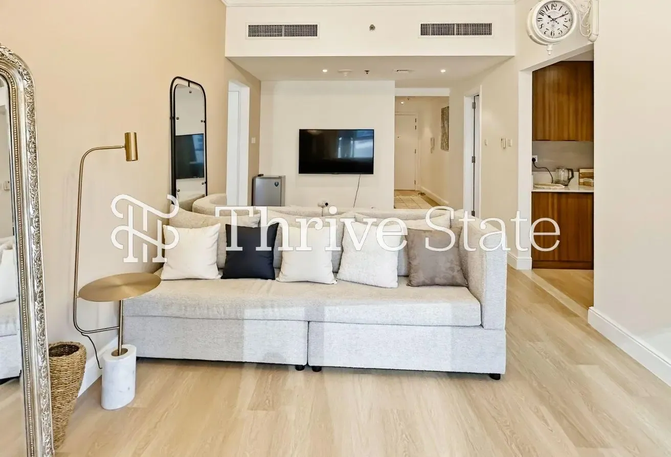 Lake View | Fully Upgraded | Prime Location