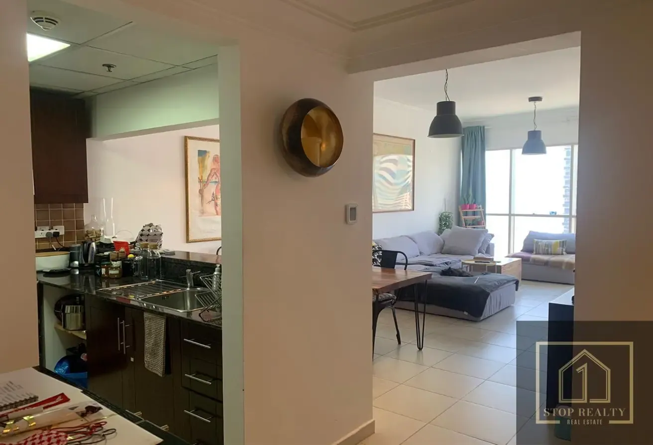 VACANT FROM 19TH AUG | 1BR + STORE | FULL GLASS WINDOWS | UNFURNISHED