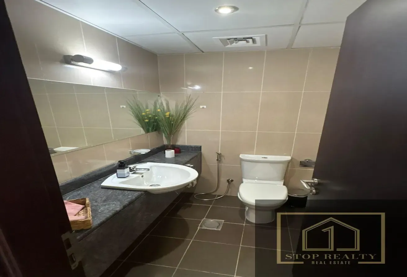 VACANT FROM 19TH AUG | 1BR + STORE | FULL GLASS WINDOWS | UNFURNISHED