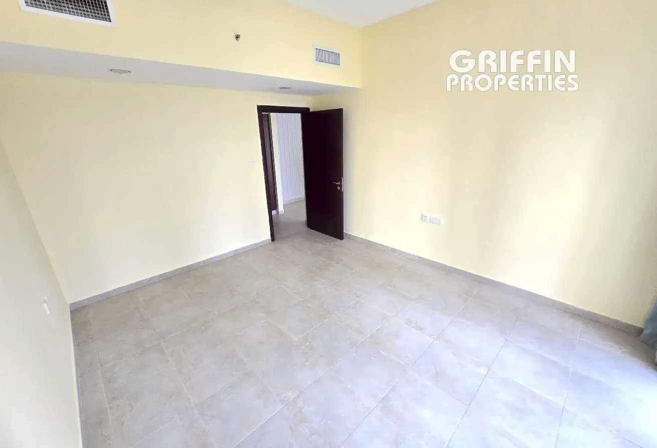 1BED | Lake View |Unfurnished |Vacant | High Floor