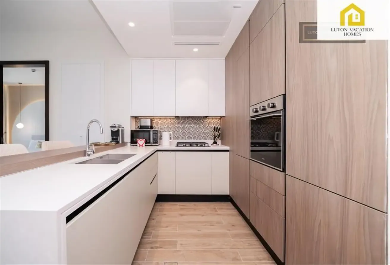 Incredible 1BR Marina View, Jumeirah Living