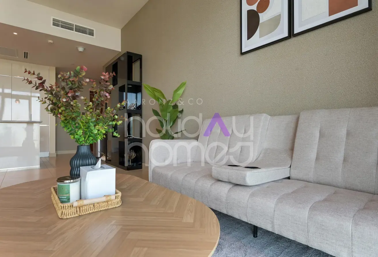 Luxurious Living | Spacious | High Floor
