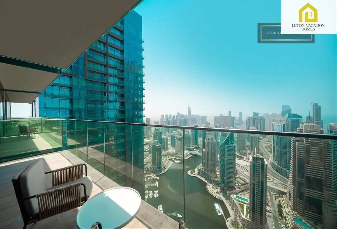 Luxury 1BR apt with spectacular Marina View